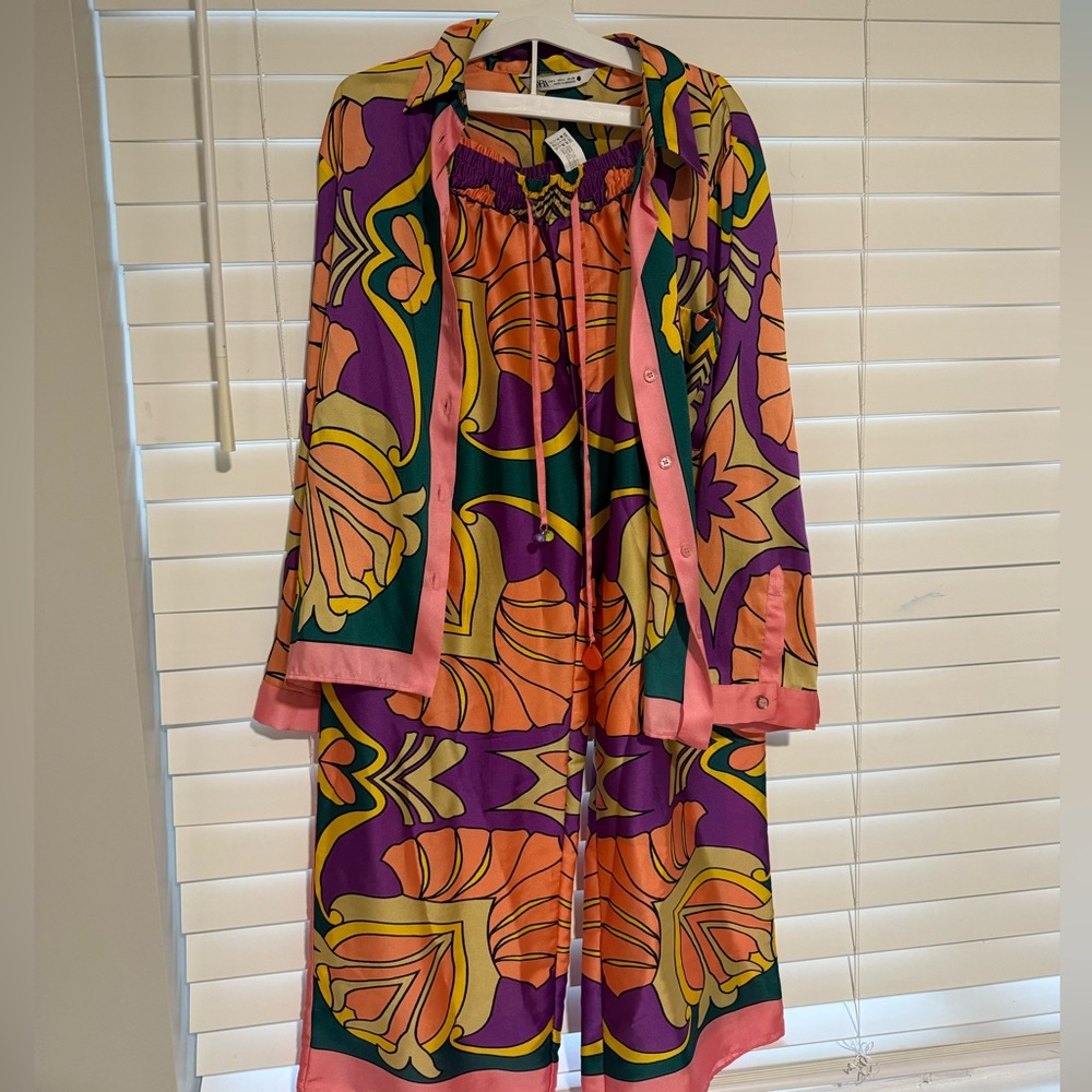 Zara Pants and Shirt Silk Set - Picture 2 of 4